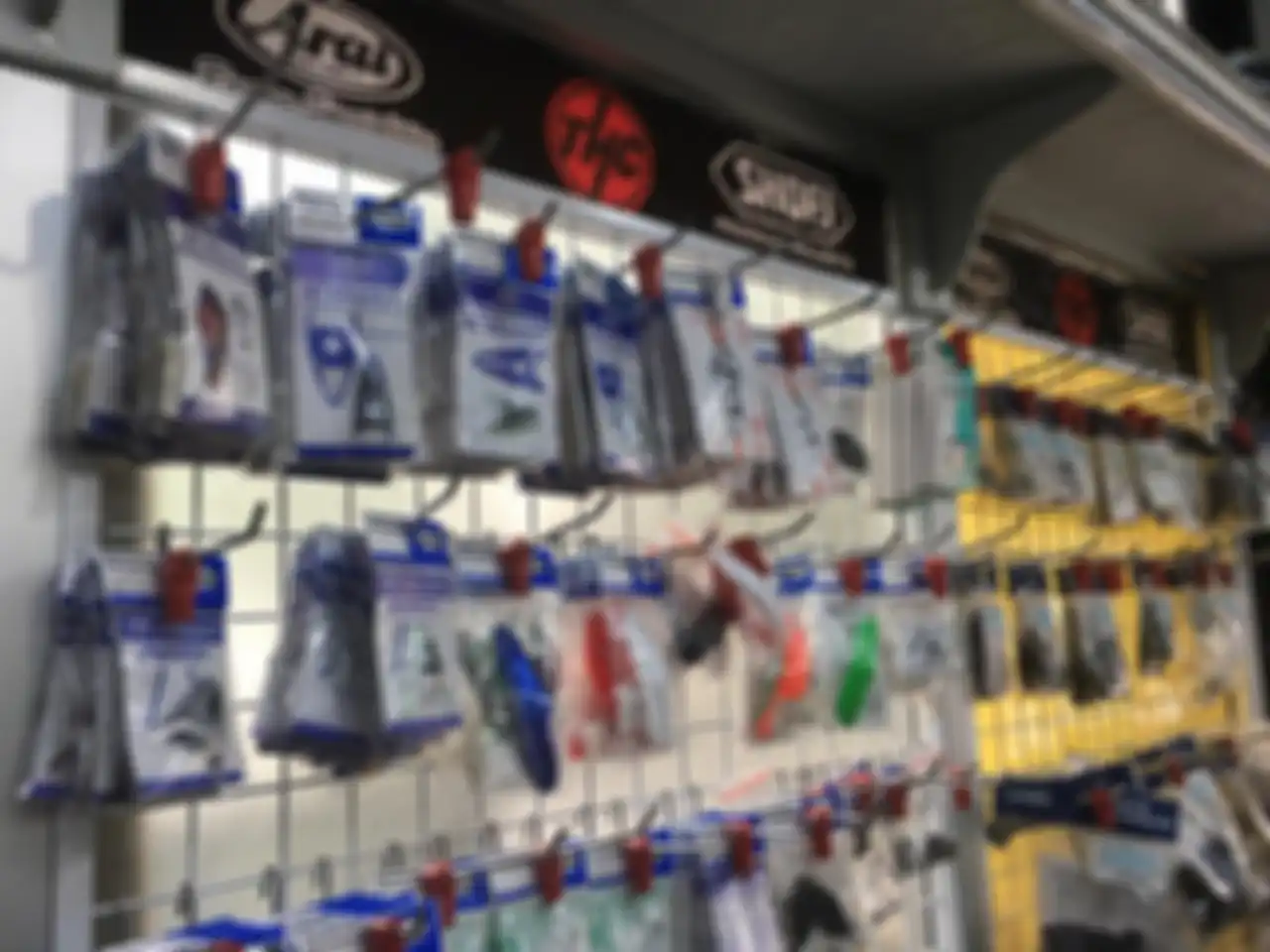 Berbagai spare part Arai dan Shoei tersedia di THC Helmet