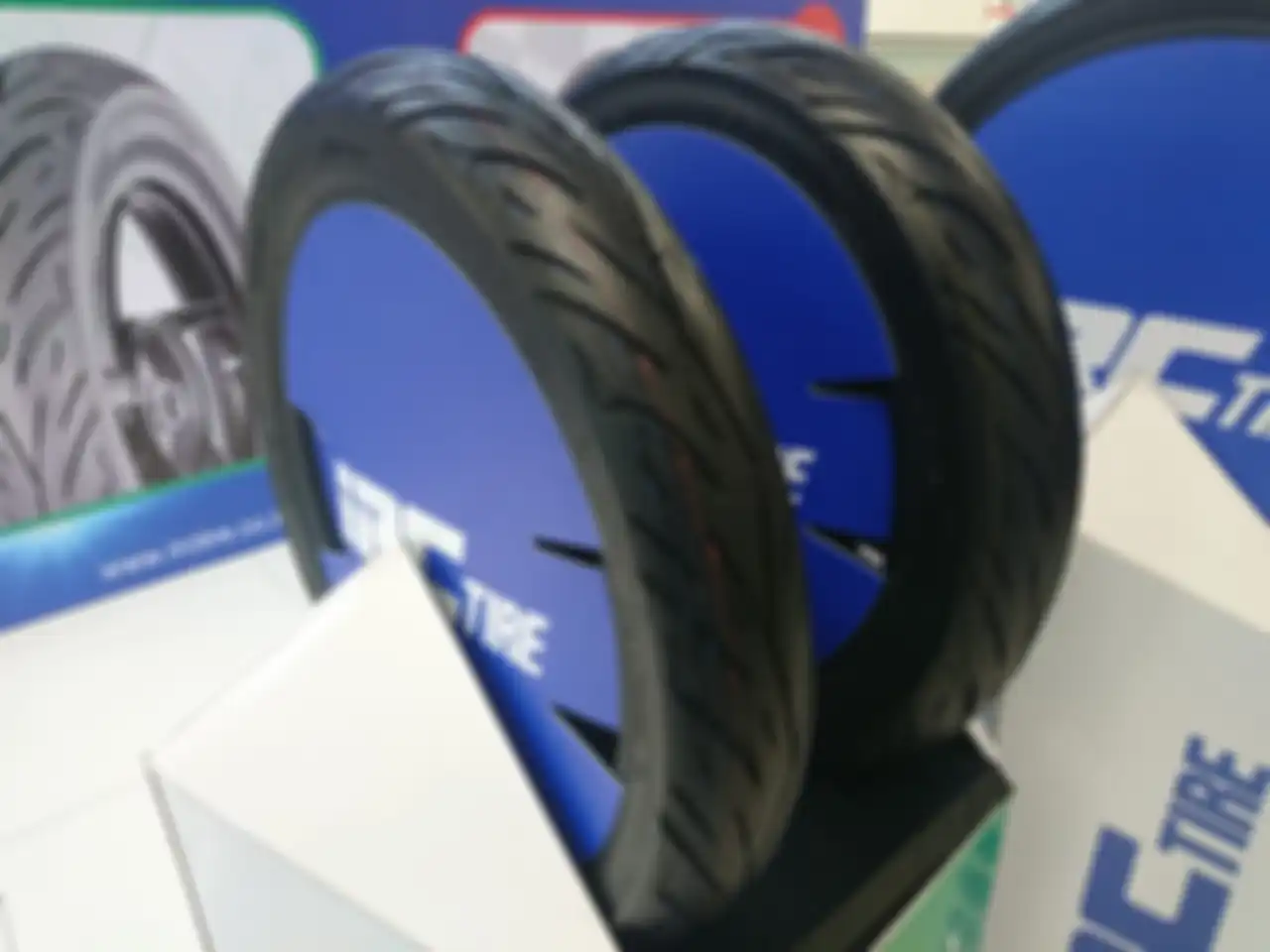 Ban IRC Ecotrax dijual mulai dari Rp 210 ribu - Rp 240 ribu per buah 