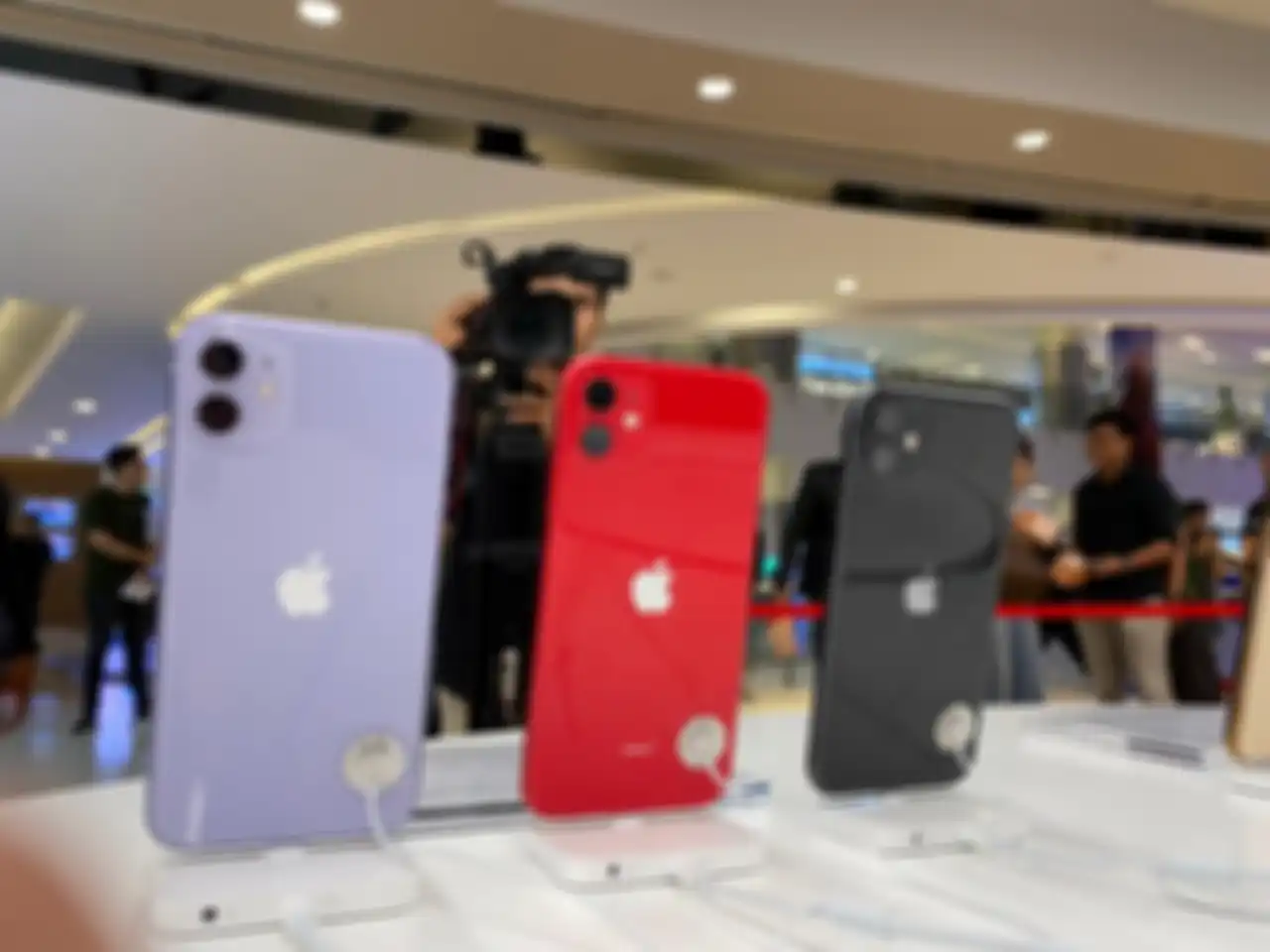 Pilihan warna iPhone 11.