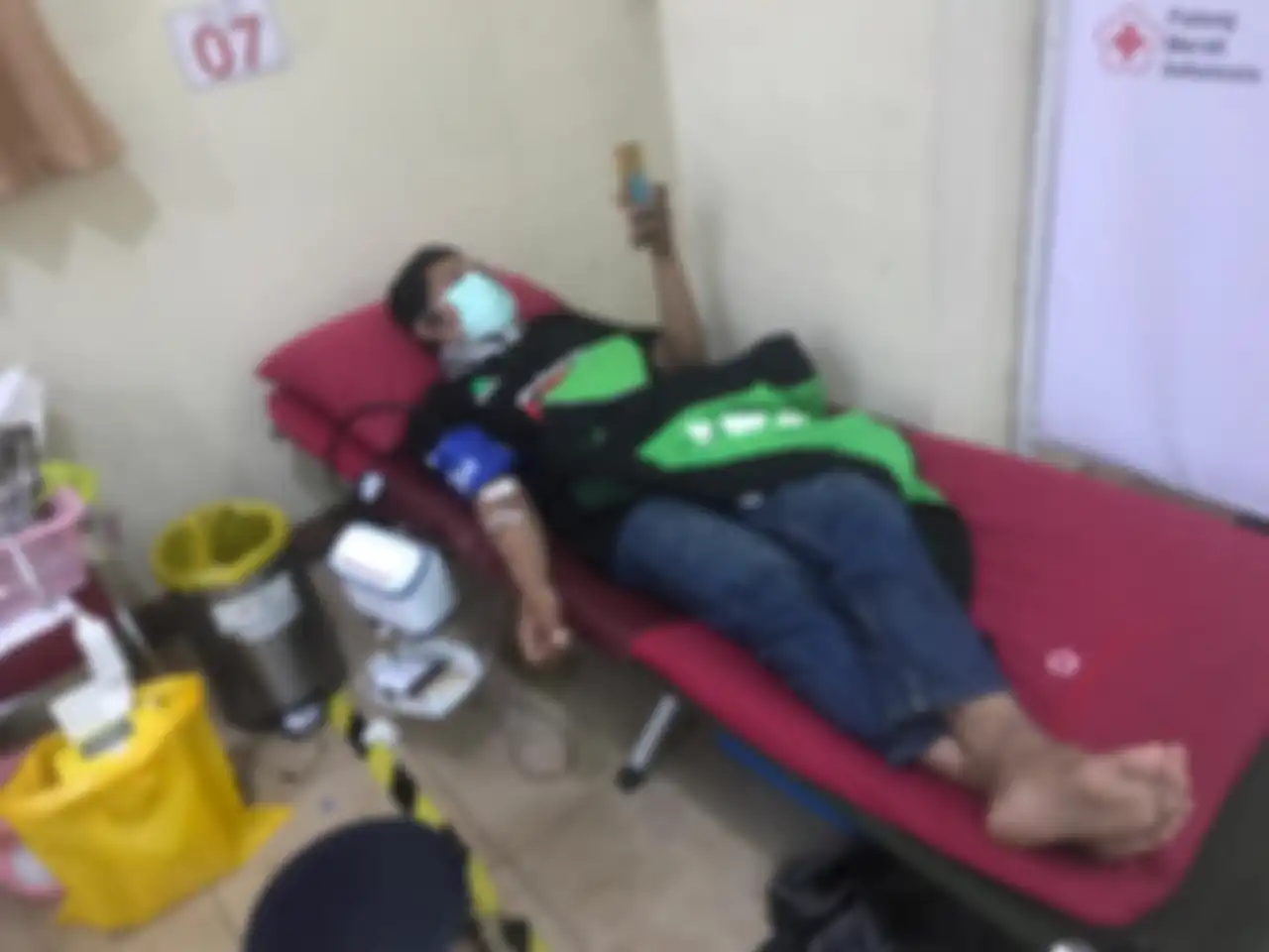 Aksi dari Indonesia Max Owners (IMO) dan Go-Max Riders melakukan donor darah dan membagikan sembako.