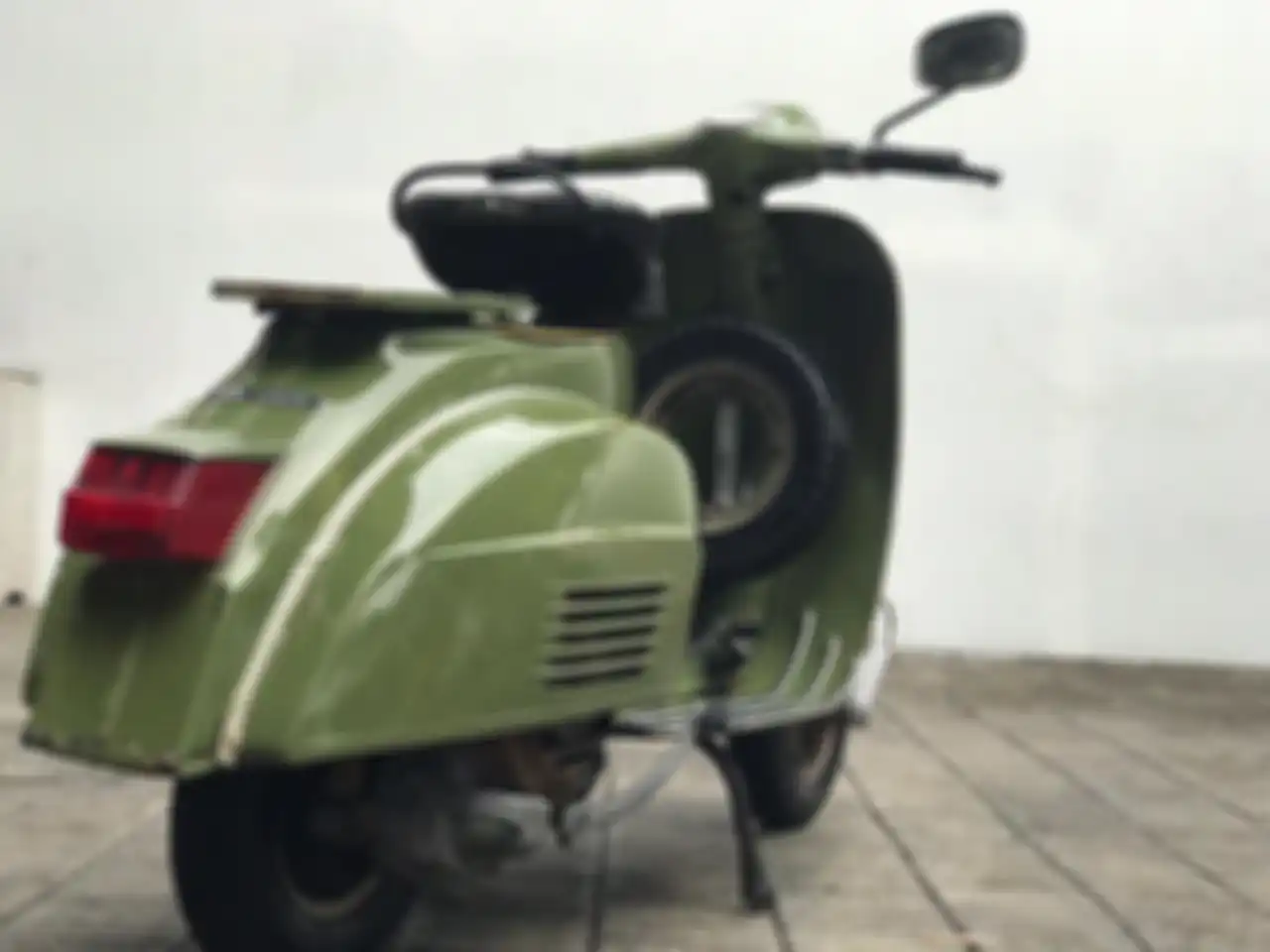 Vespa Super edisi HUT DKI Jakarta ke-450, kondisi orisinil dan langka