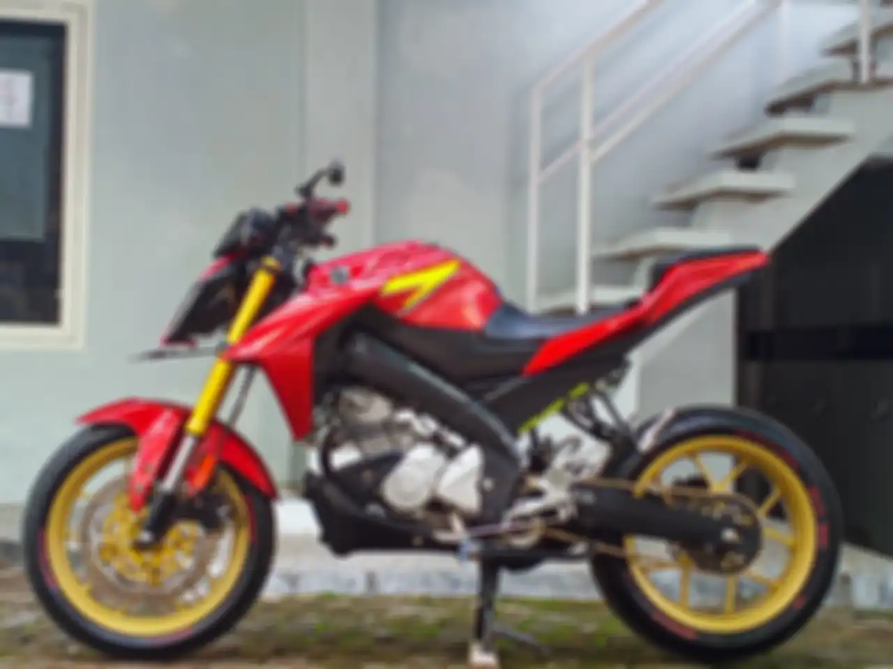Modifikasi Yamaha New Vixion Lightning, menggunakan body kit Yamaha MT 125.