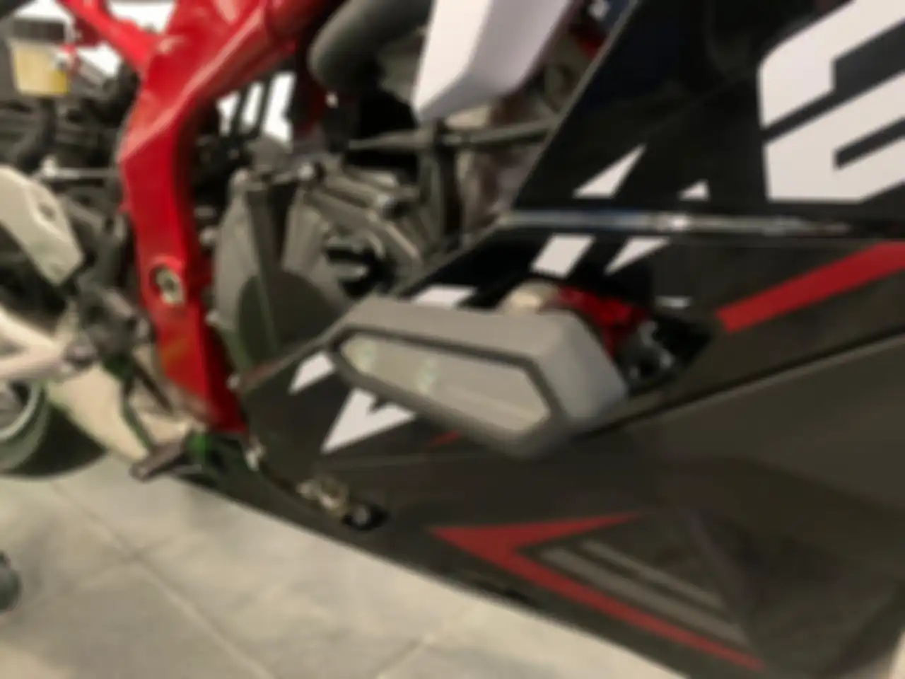 Frame slider/engine slider Kawasaki Ninja 250 4 silinder ZX-25R versi ABS SE