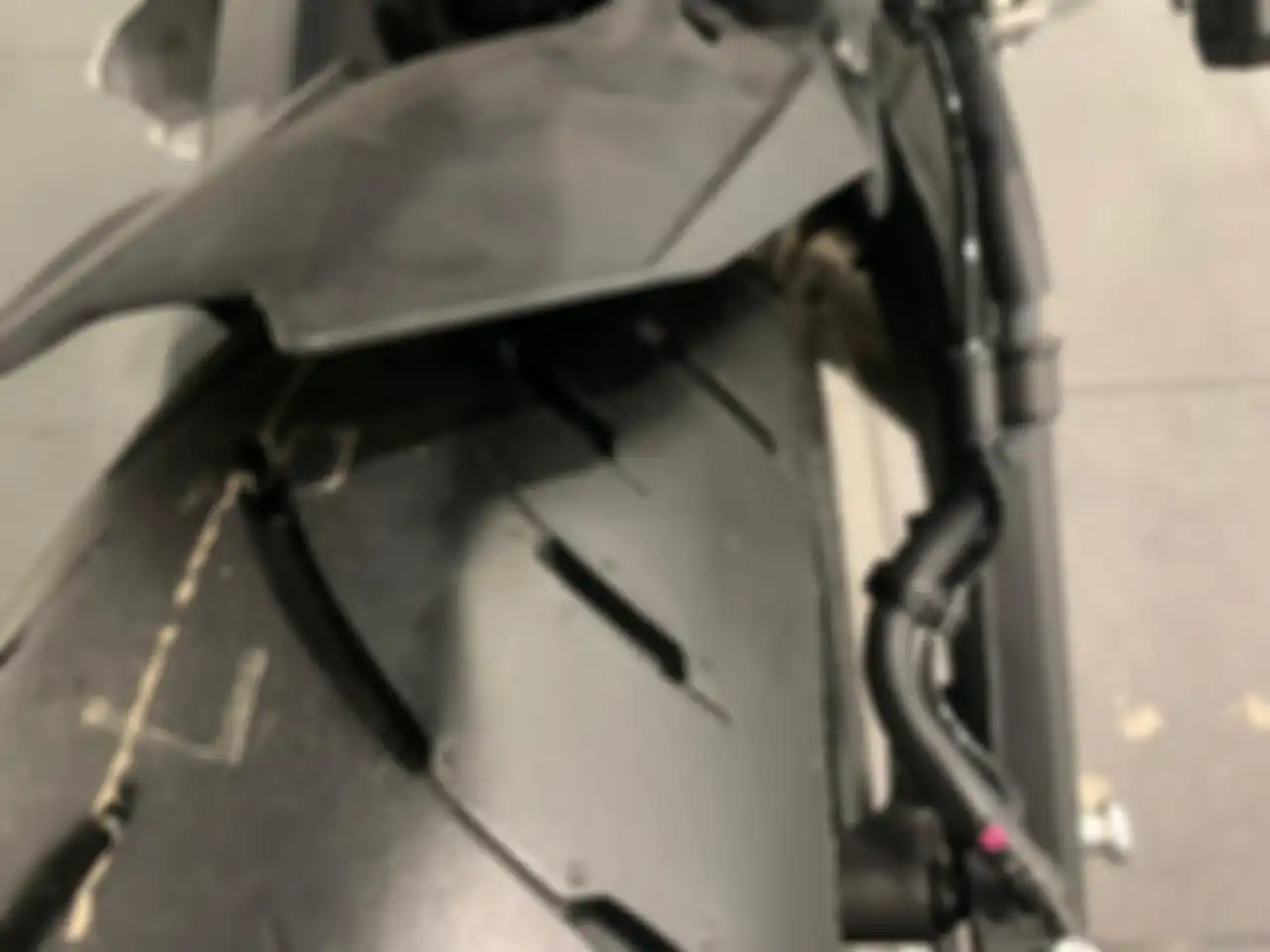Jarak roda belakang dengan swing arm ZX-25R 