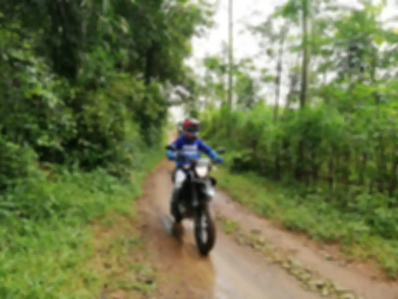 Konsumen Yamaha WR 155 R trabasan bareng Akbar Taufan di Jepara.