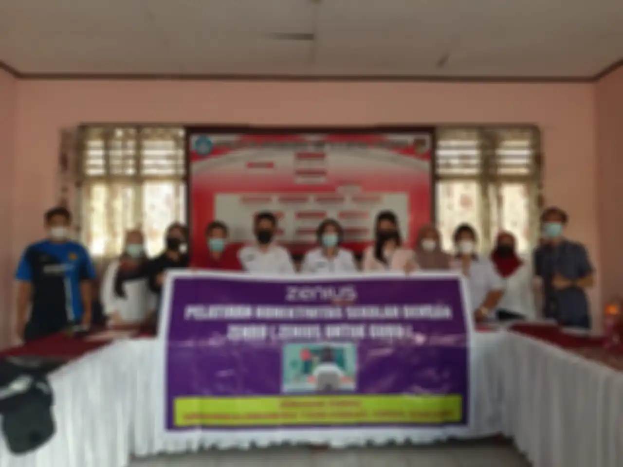 Pelatihan yang diberikan oleh ZenRu kepada sejumlah tenaga pendidik