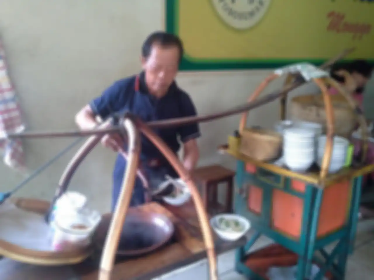 Simak ulasan 5 foto tempat wisata kuliner legendaris di Solo Jawa Tengah. Tentu, datang ke sini dijamin bisa sarapan enak. 