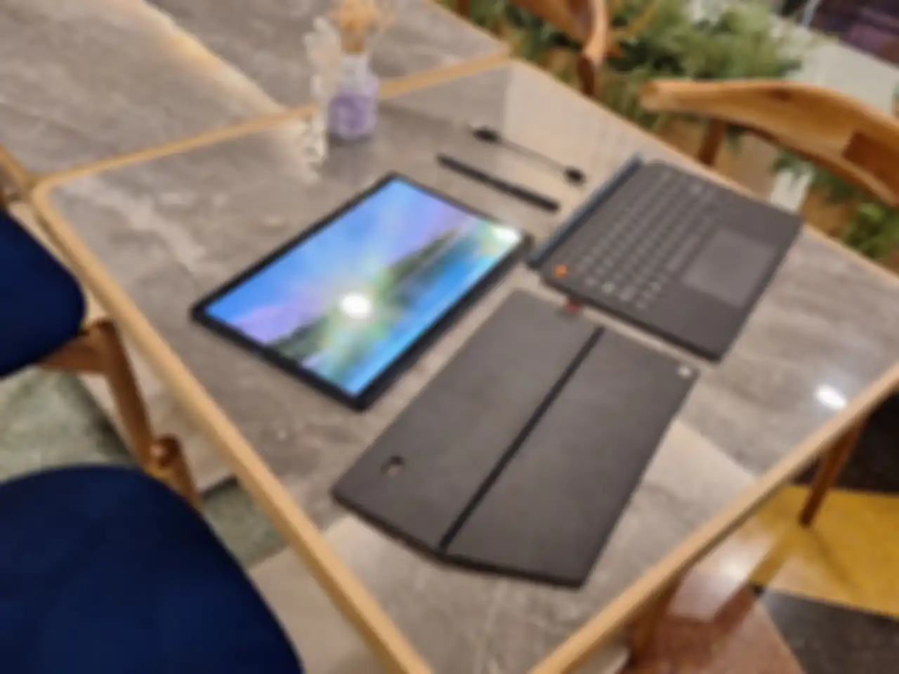 bagian dari ASUS VIVOBOOK PRO 13 SLATE OLED T3304 setelah dilepaskan