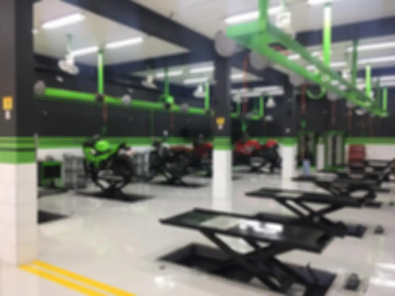 Pit servis Kawasaki Greentech Pekanbaru