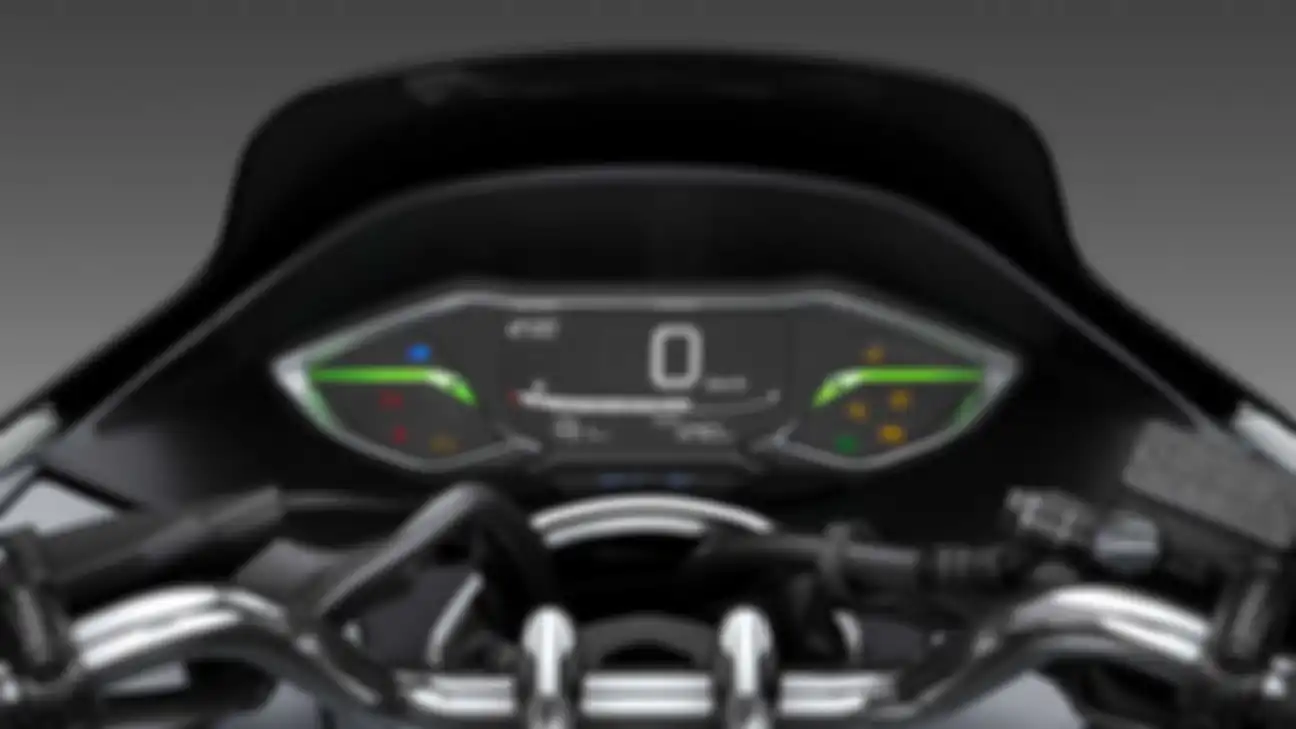 Honda PCX 2021 punya panel indikator lebar dengan layar LCD di tengah