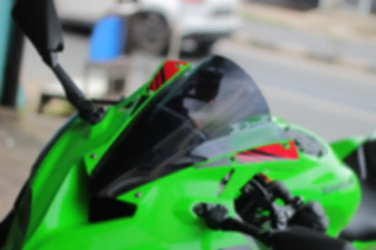 Windshiled Drake buat Ninja ZX-25R lebih cembung dari standar dengan tiga pilihan varian
