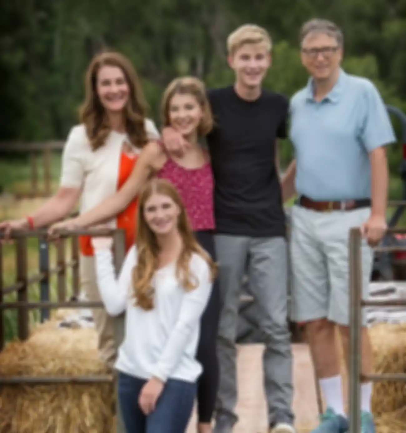 Bill Gates bersama istri dan ketiga anaknya.