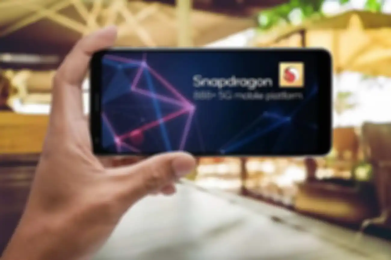 Ilustrasi seri HP pertama dengan Snapdragon 888 Plus 5G.