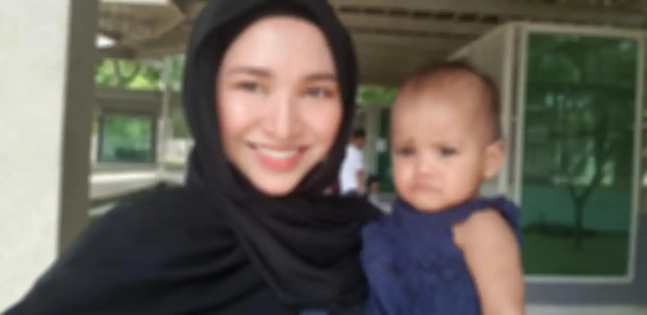 Nieyssa dan anak terakhirnya