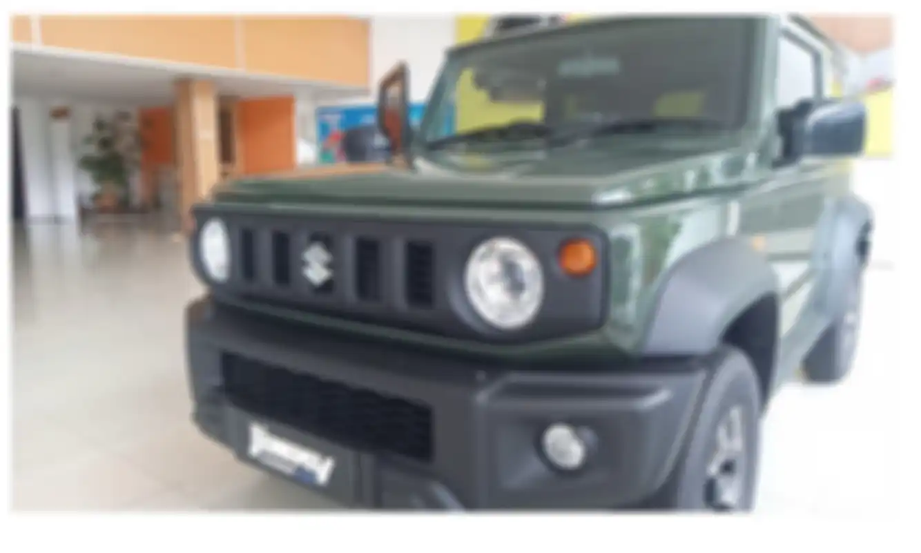 Tampilan mobil baru Suzuki Jimny dealer Suzuki Sumber Baru Aneka Motor, Yogyakarta. 