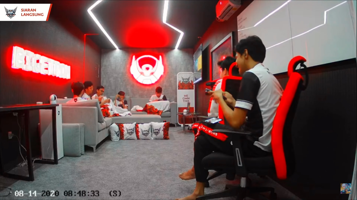 Suasana Gaming House Bigetron Alpha