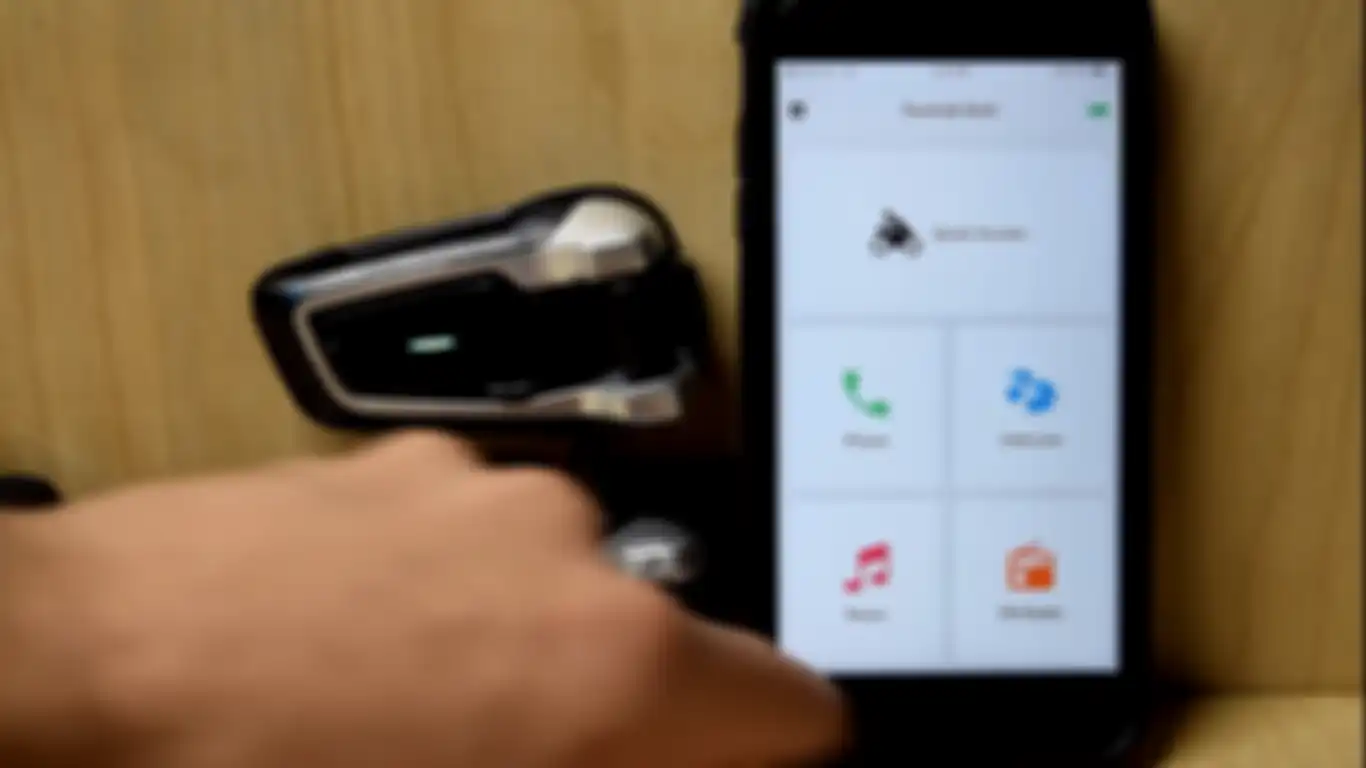 Cardo App untuk memudahkan pengguna Packtalk Bold