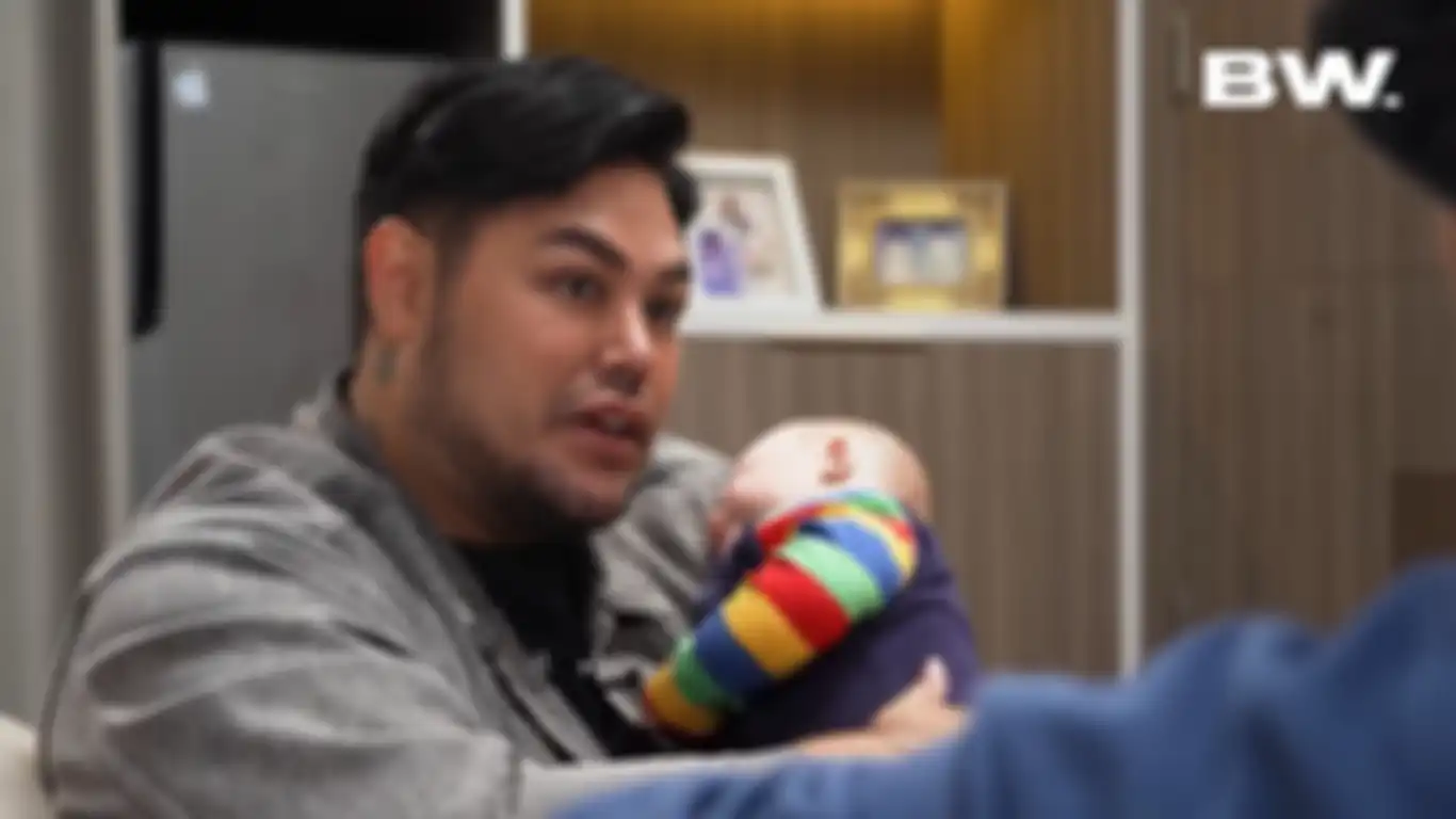 Ivan Gunawan Perkenalkan Anaknya