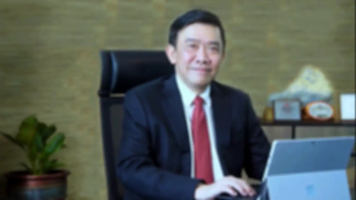 Margono Tanuwijaya, Presiden Direktur PT Federal International Finance (FIF). 