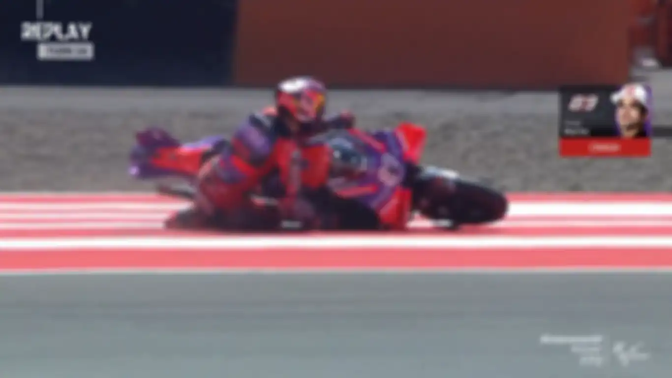 Jorge Martin lowside saat FP2 MotoGP Mandalika 2024.