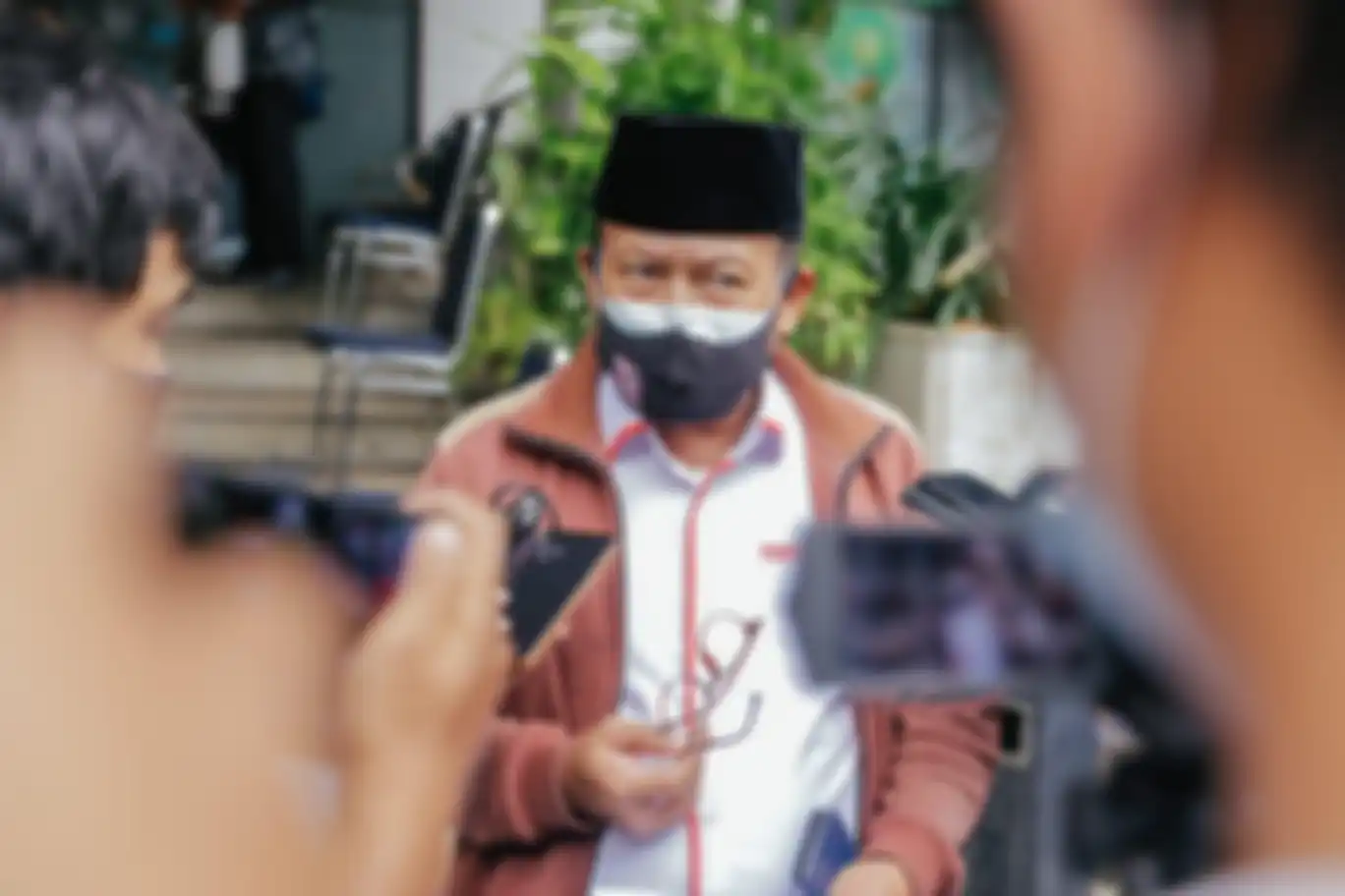 Ahli hukum yang dipuji Megawati ini minta bayaran pengacara Bharada E diselidiki. Dia juga pernah curigai kasus Nikita Mirzani. 
