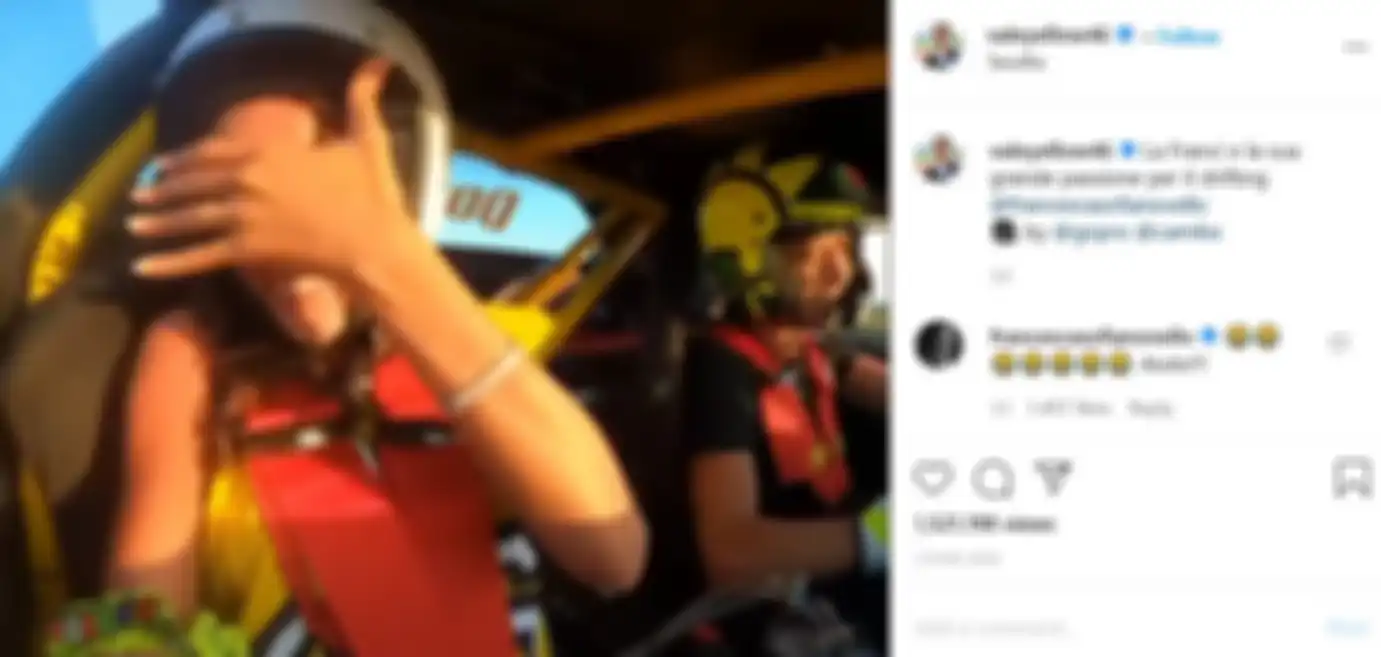 Valentino Rossi kerjai pacarnya sampai jerit-jerit dan mau nangis