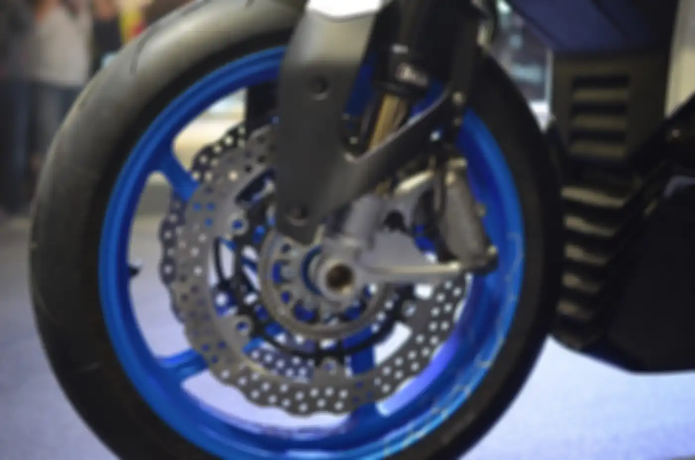 Sokbreker depan Kymco RevoNEX upside down dan pengereman radial