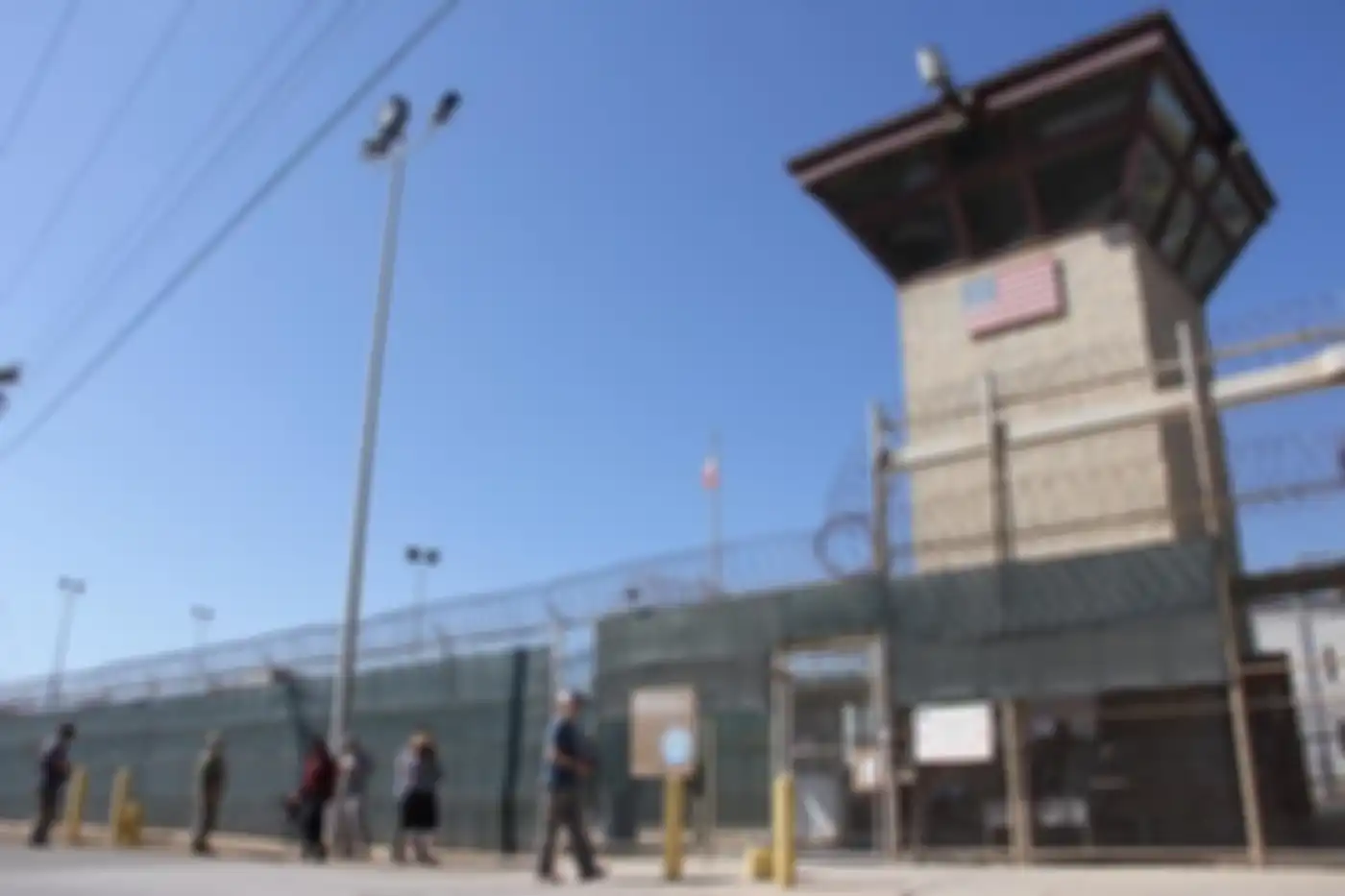 Gerbang luar penjara Guantanamo, penjara AS di Teluk Guantanamo, Kuba