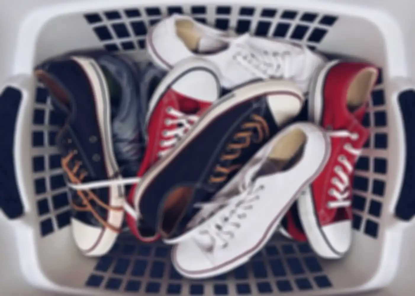 Sepatu jadi seperti baru hanya dengan baking soda