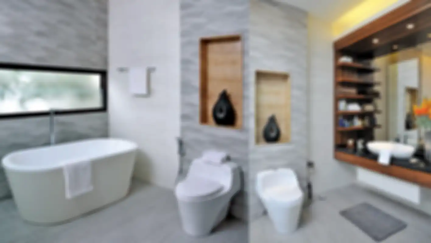 Warna Terang di Kamar Mandi Bersih
