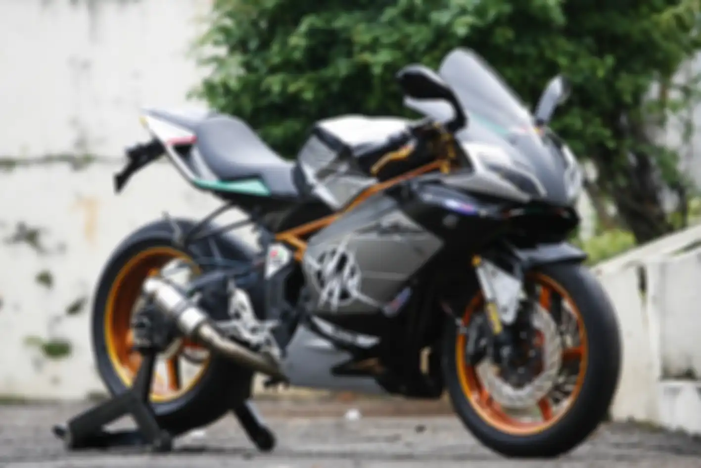 Kawasaki Ninja 250 Berbaju Megelli 250R