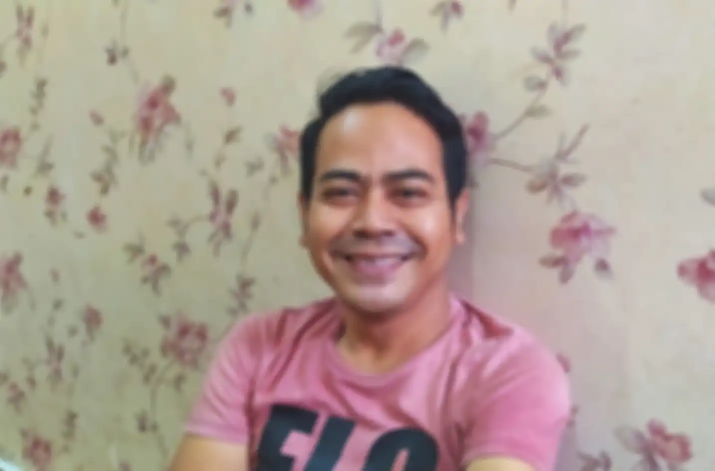 Komedian Yadi Sembako kehilangan anak usai istrinya jalani operasi besar. Sang artis yang menjual semua hartanya bikin Raffi Ahmad iba. 