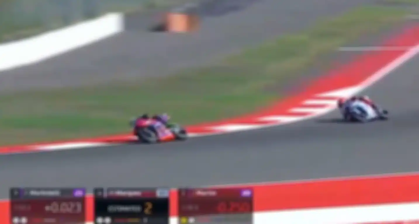 Aksi towing Marc Marquez ke Franco Morbidelli