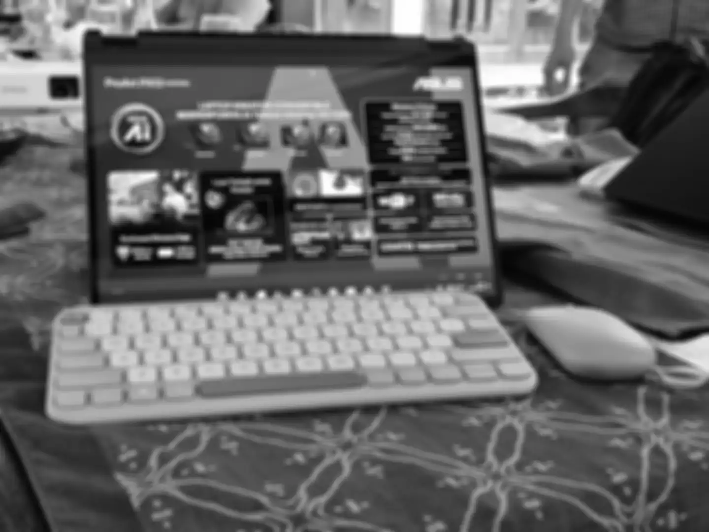 Kombinasi antara ASUS ProArt PX13 (HN7306), ASUS Marshmallow Mouse MD100, & ASUS Marshmallow Keyboard KW100