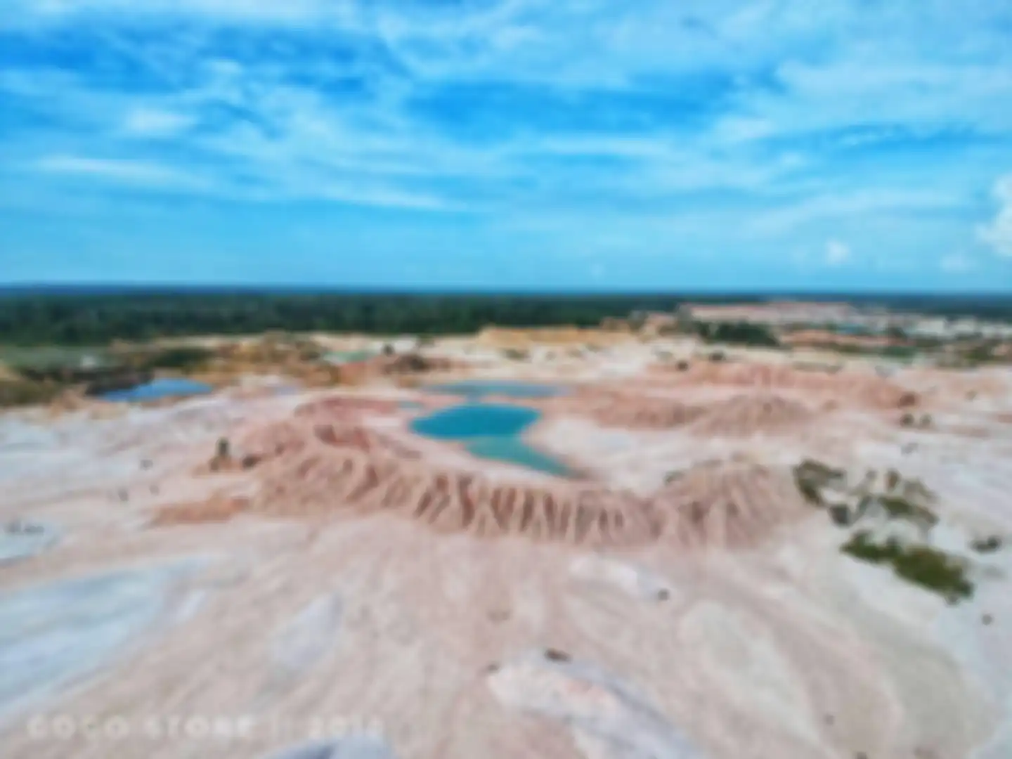 Intip ulasan 7 foto tempat wisata eksotis di Bangka Belitung yang dijamin cocok buat healing bareng pasangan. 