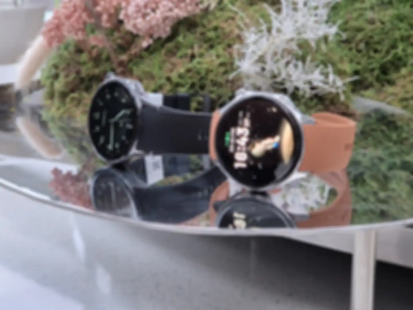 OPPO Watch X Hadir dalam warna strap coklat dan ungu