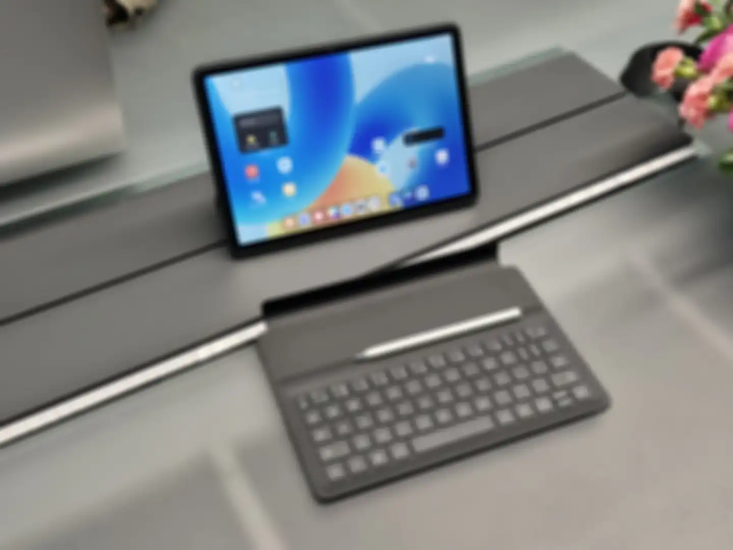 Huawei MatePad 11.5 PaperMatte Edition dengan keyboard yang bisa dilepas dan stylus M-Pencil 2.0