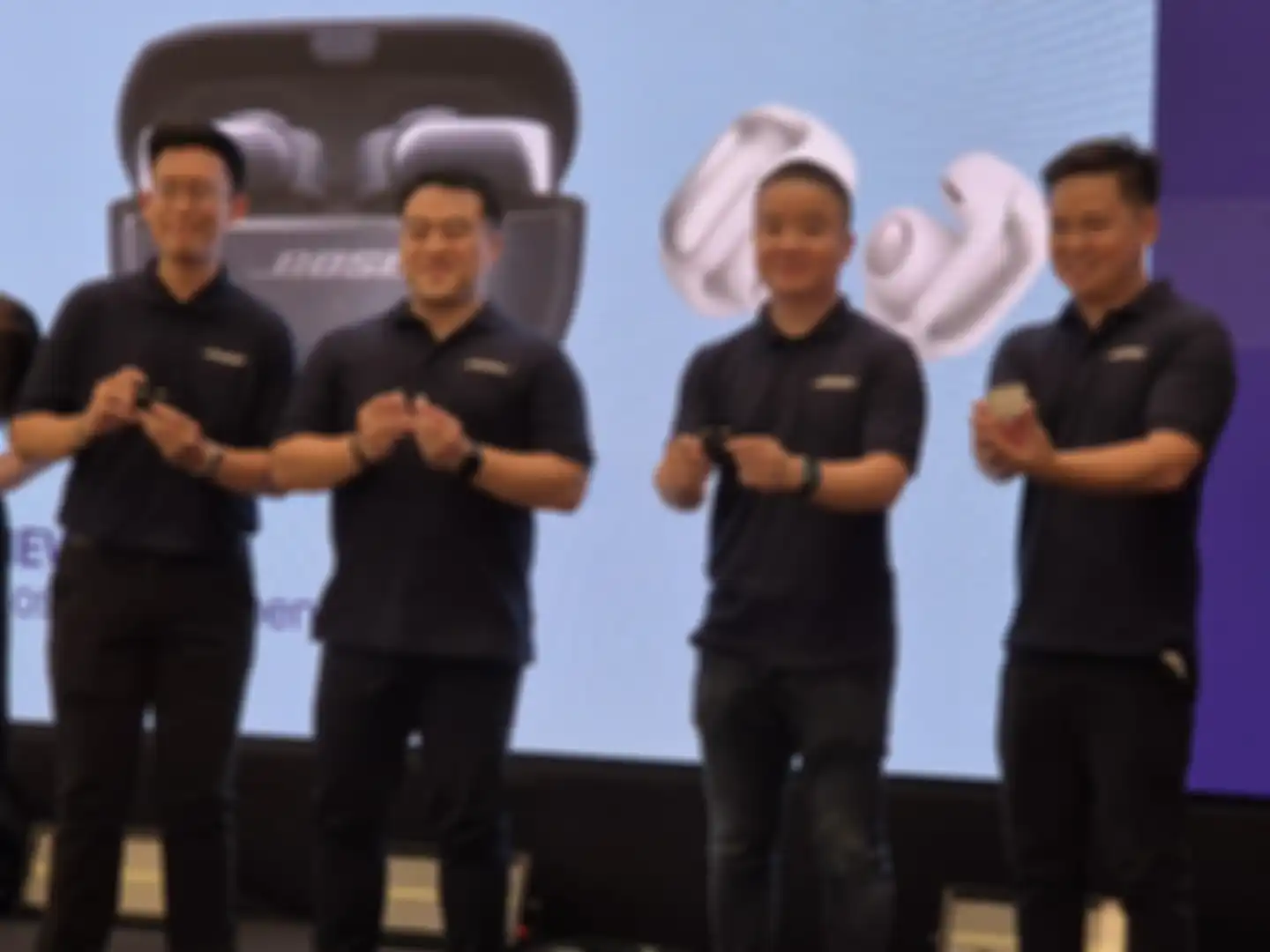 Peluncuran produk TWS terbaru Bose Ultra Open Earbuds