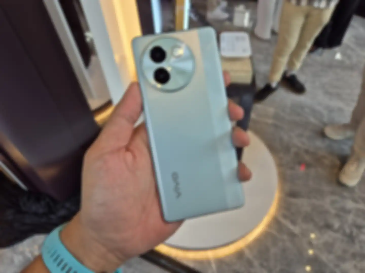 vivo V30e