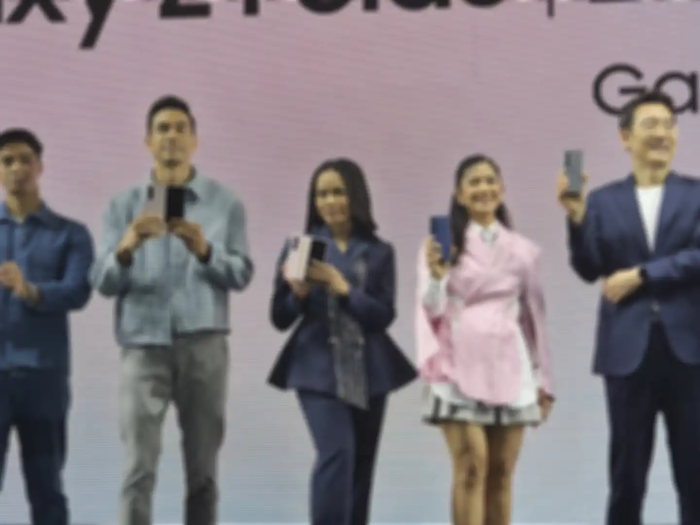 Team Galaxy Darius Sinathriya, Yura Yunita, & Dian Sastro