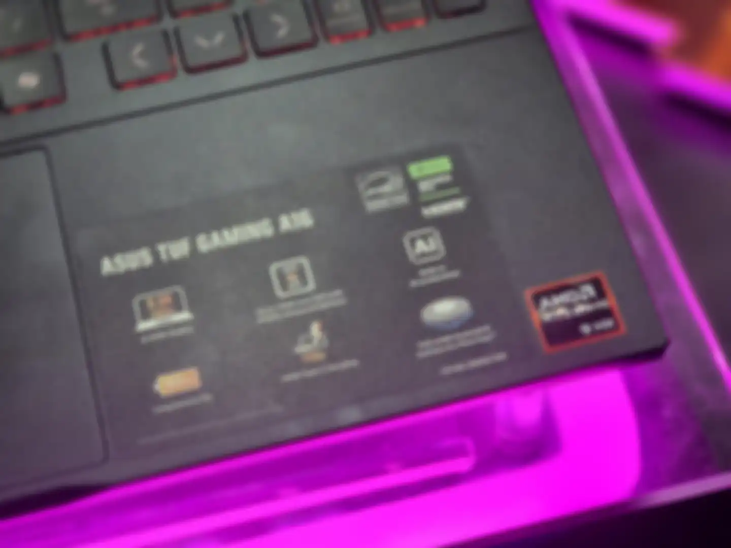 AMD Ryzen AI 300 Series di ASUS TUF A16