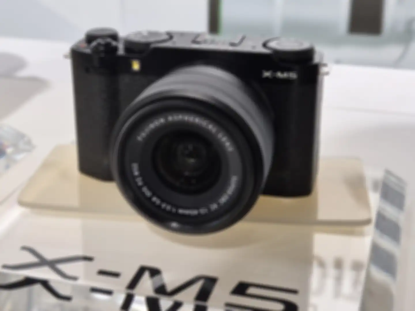 FUJIFILM X-M5