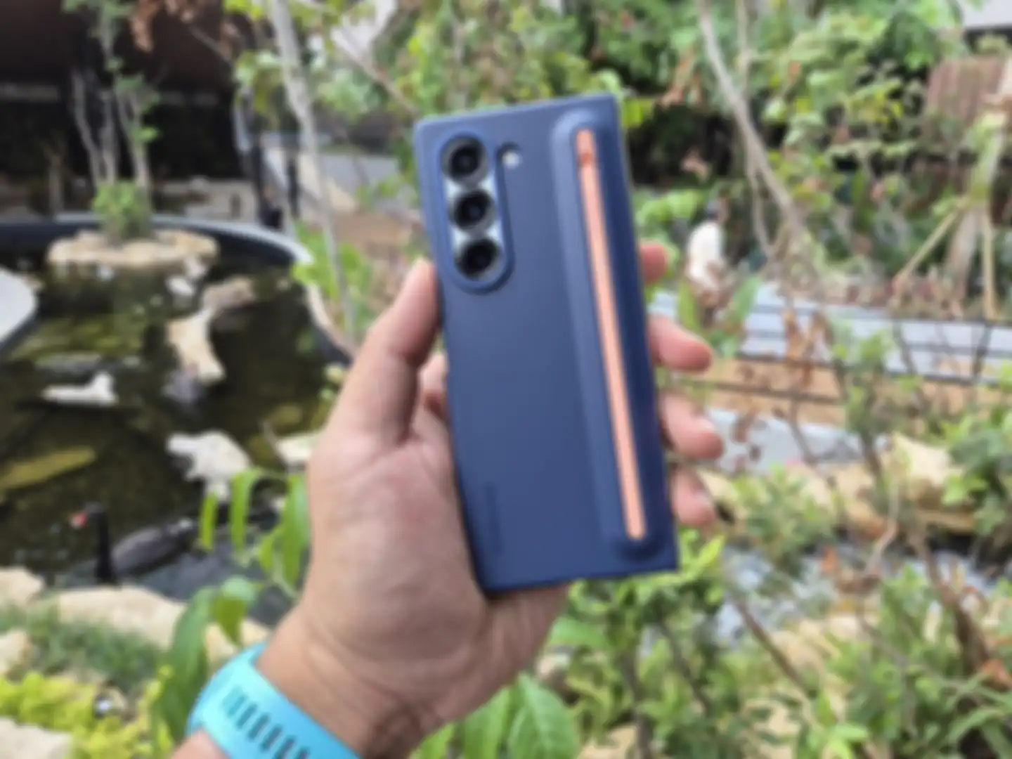 Samsung Galaxy Z Fold6 tersedia dengan dukungan S-pen serta casing untuk menyimpannya