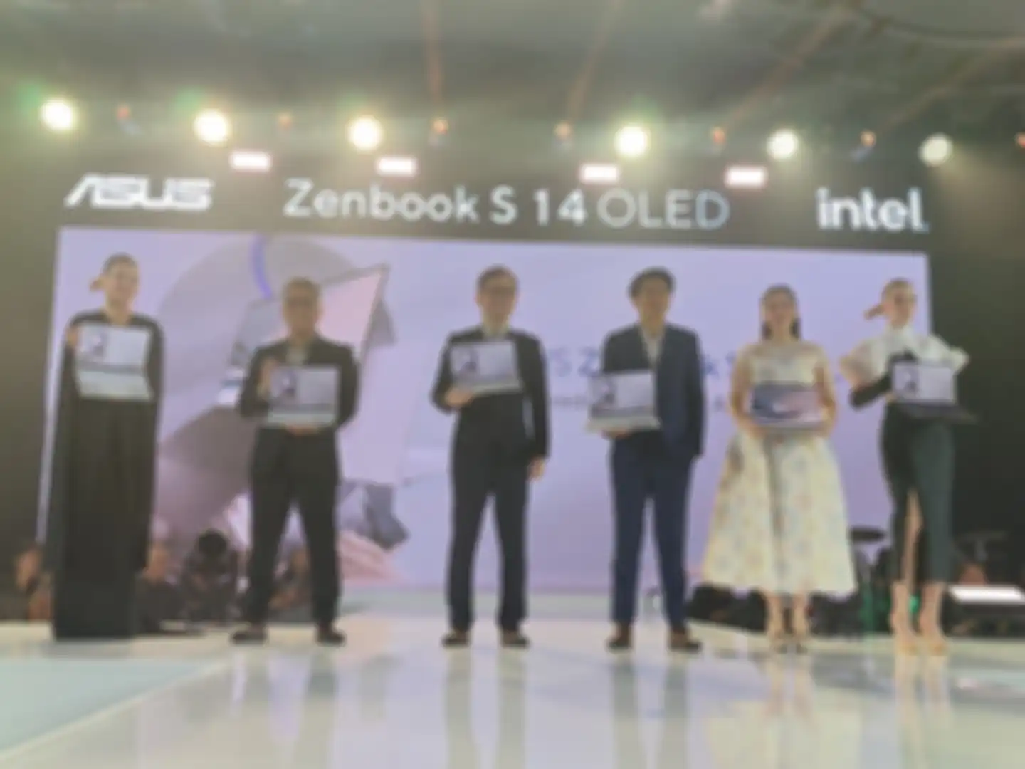 Peluncuran ASUS Zenbook S 14 OLED