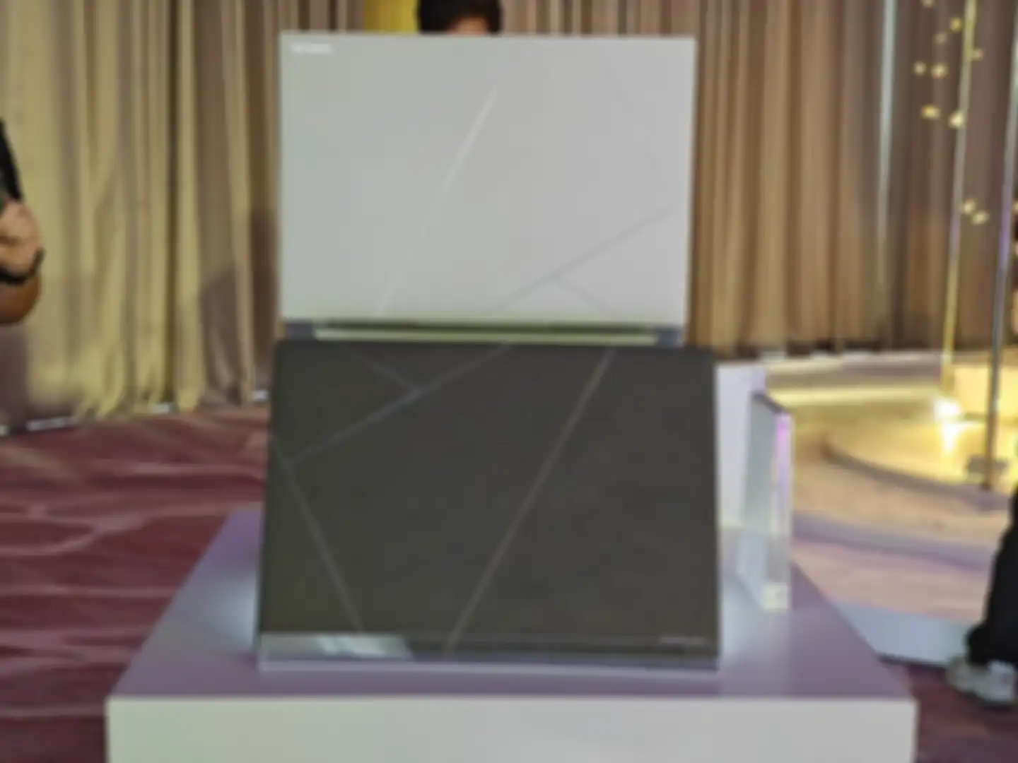 ASUS Zenbook S 14 OLED