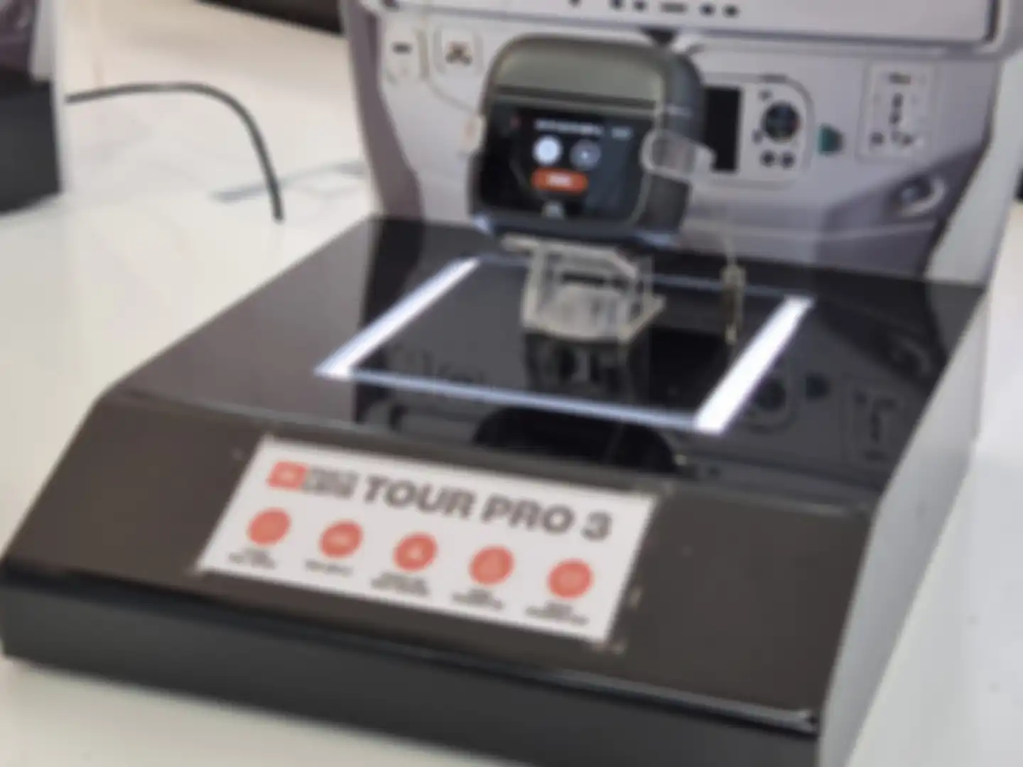 JBL Tour Pro 3