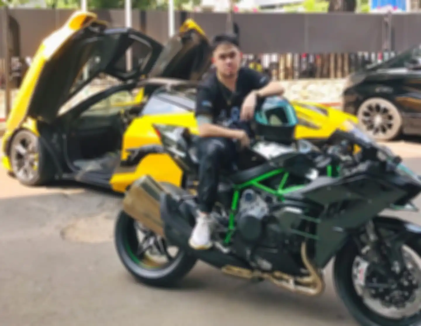 Jevon bersama motor Kawasaki Ninja H2 2022