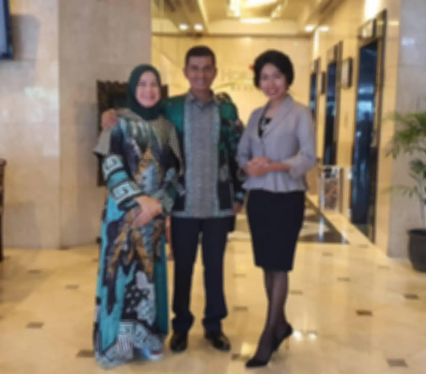 Sekalipun identitas wanita anak jenderal sudah dikuliti, celakanya netizen dan sejumlah awak media malah salah unggah foto Brigjen Zamroni.