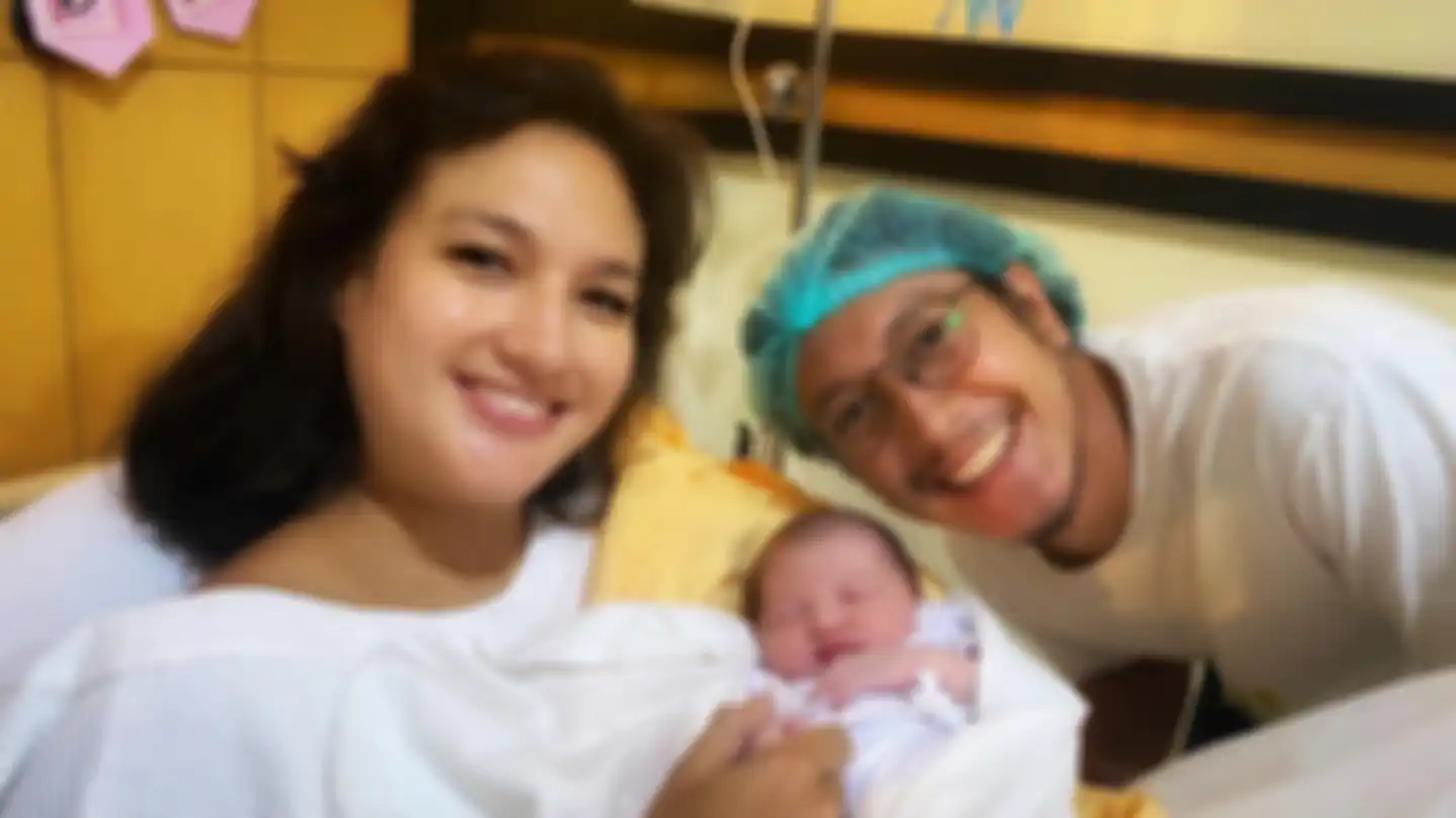 Nadine, Dimas Anggara dan anak pertamanya