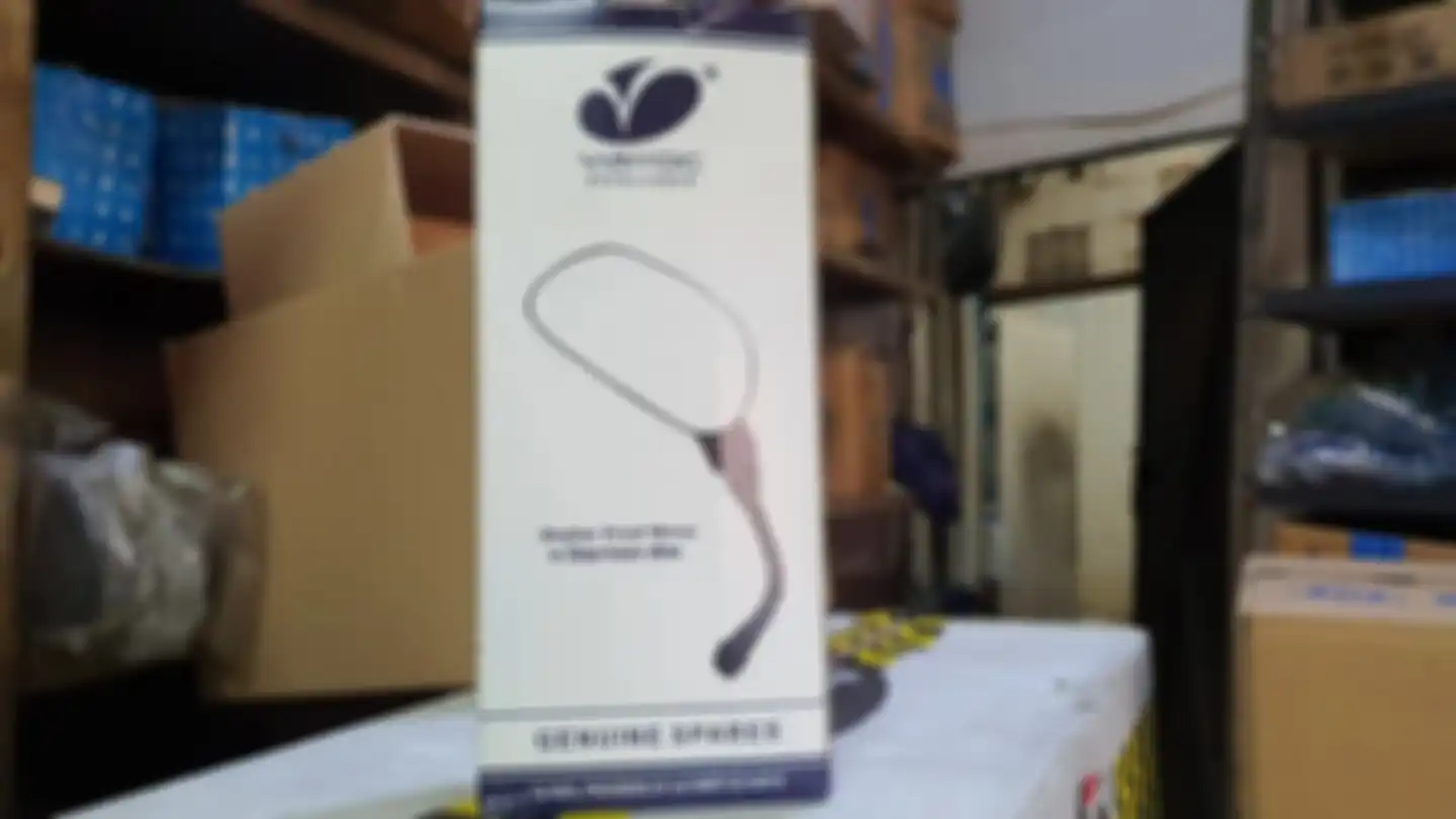 spion Bajaj Pulsar 200NS yang dijual dalam kemasan Varroc bukan versi KW-nya. Varroc adalah vendor part atau komponen Bajaj Pulsar series